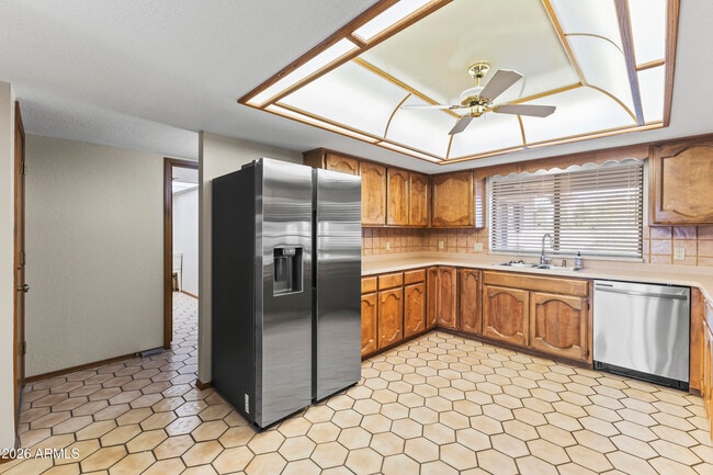 Building Photo - 1306 E La Vieve Ln