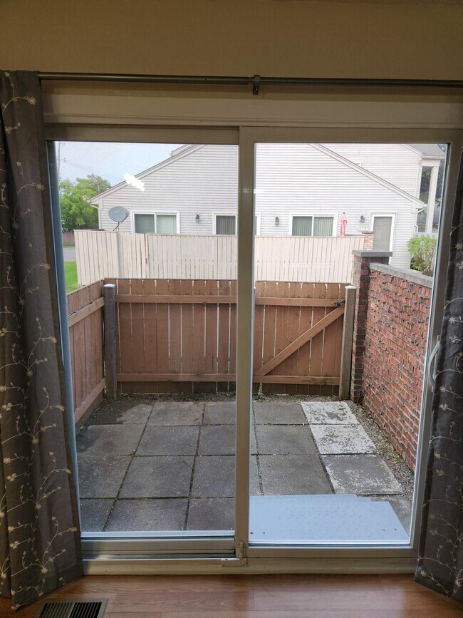 Fenced Patio - 23707 Stonehenge Blvd