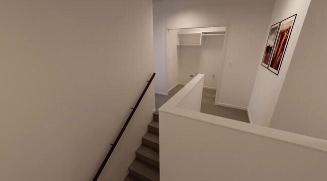 Building Photo - 2131 Salinas Dr