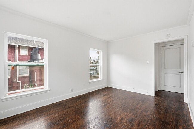 Building Photo - 612 W Alabama St