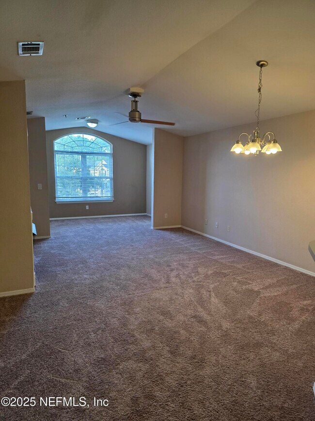 Building Photo - 13810 Sutton Park Dr N