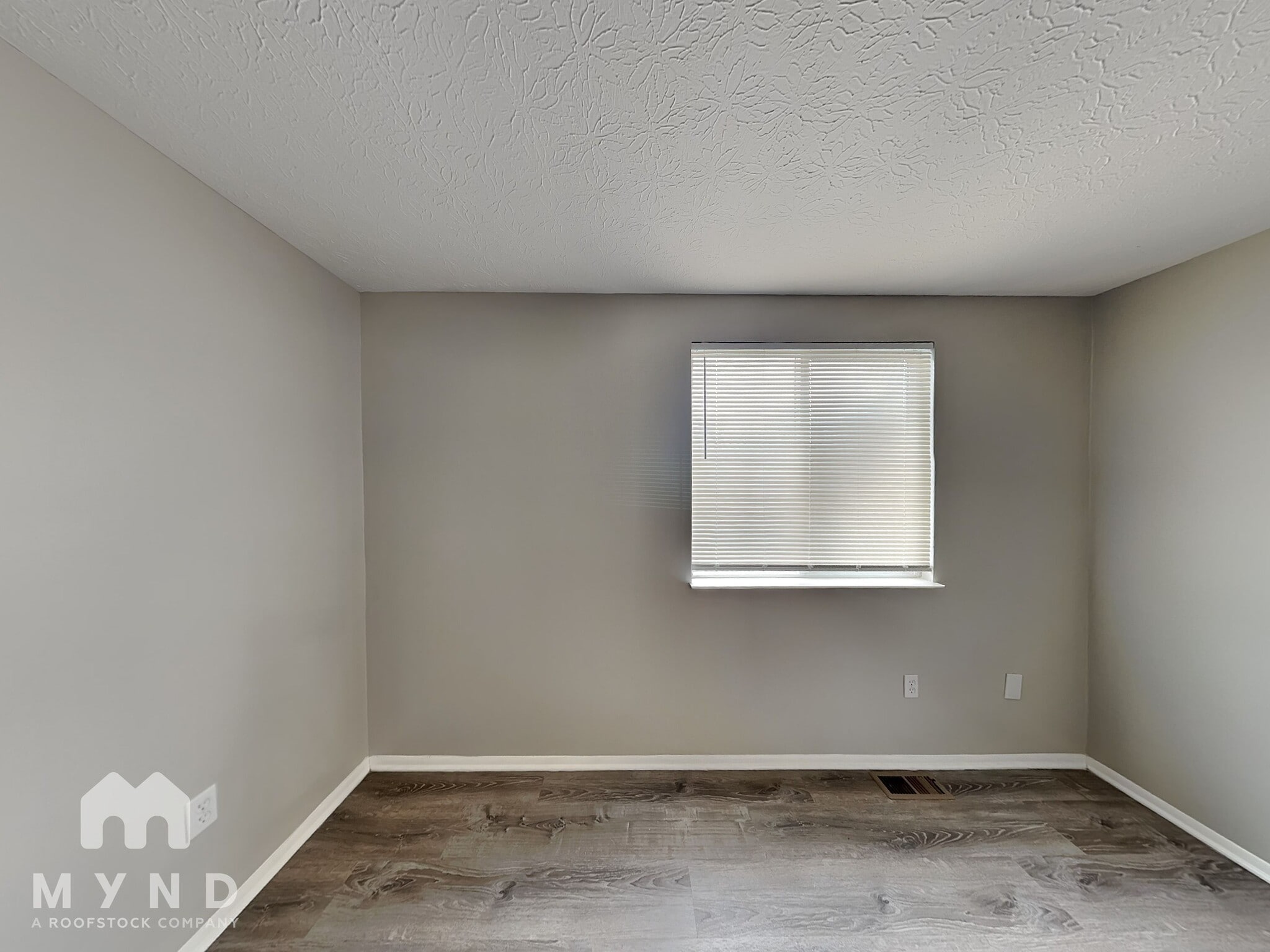 Building Photo - 3799 Farm Brook Ln