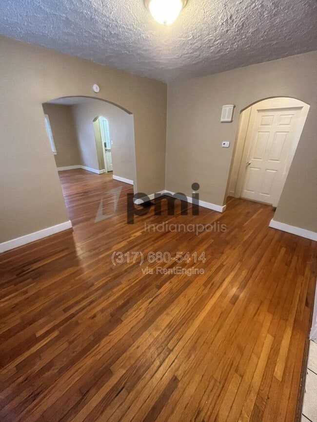 Building Photo - 1425 W Washington St