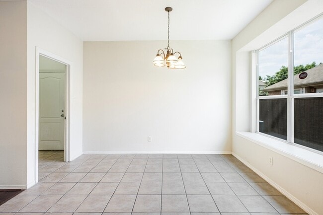 Building Photo - 3900 Braxton Ln