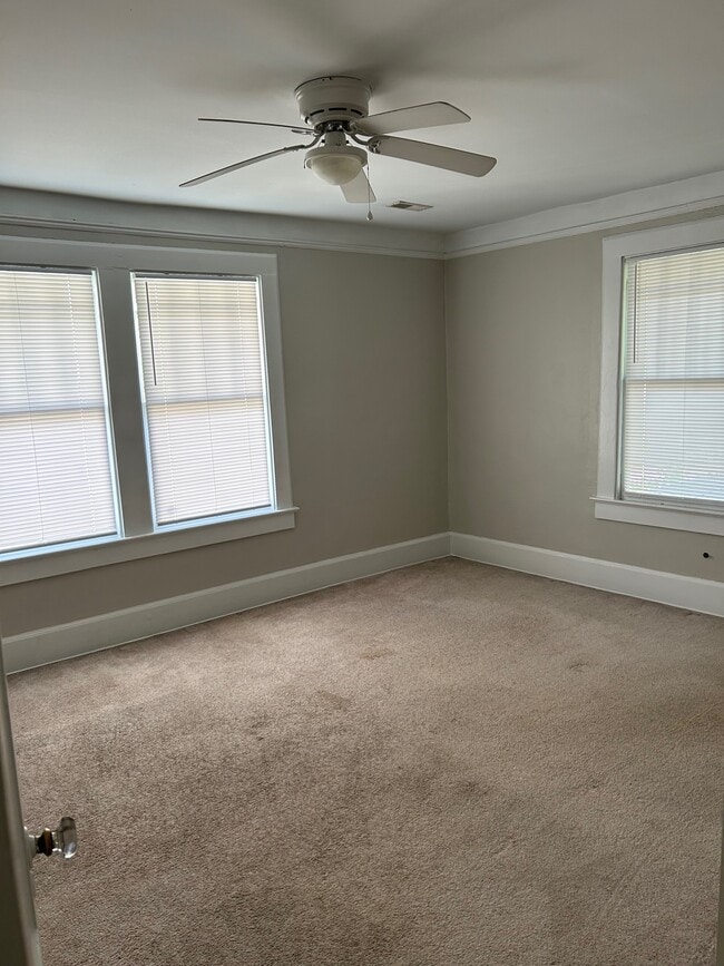 Building Photo - 1104 Belleview St
