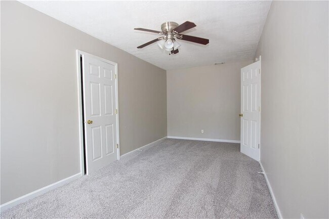 Building Photo - 3292 Shady Valley Ct SW