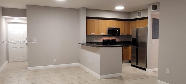 Building Photo - 471 NE 25th St