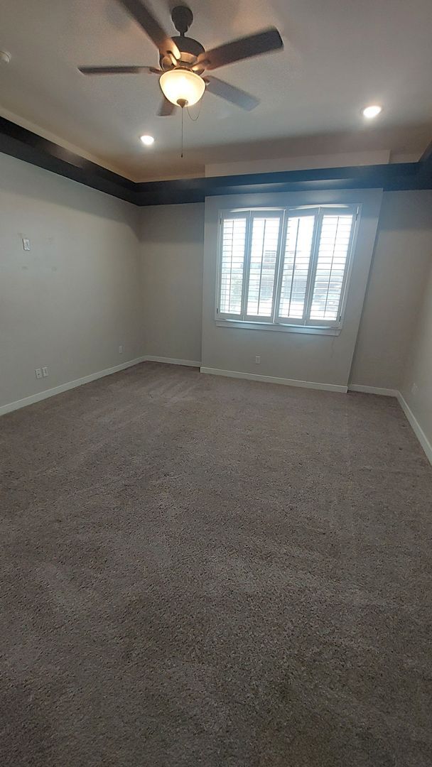 Building Photo - Beautiful 4 bedroom 2.5 bathroom home! READY NOW