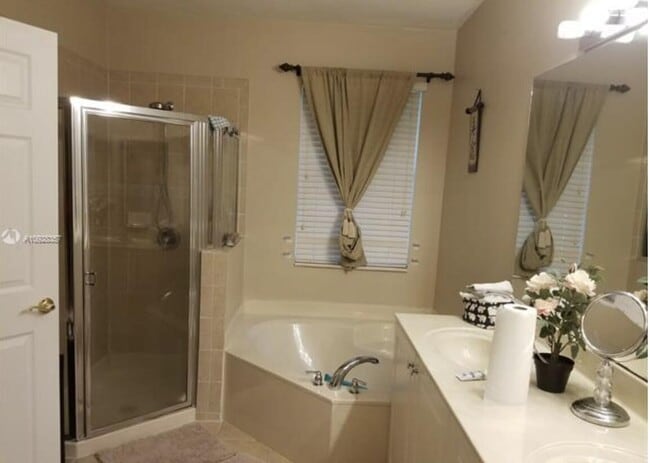 Building Photo - 2673 SW 85th Ave