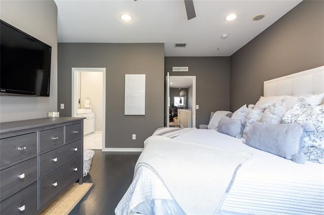 Building Photo - 4100 Travis St