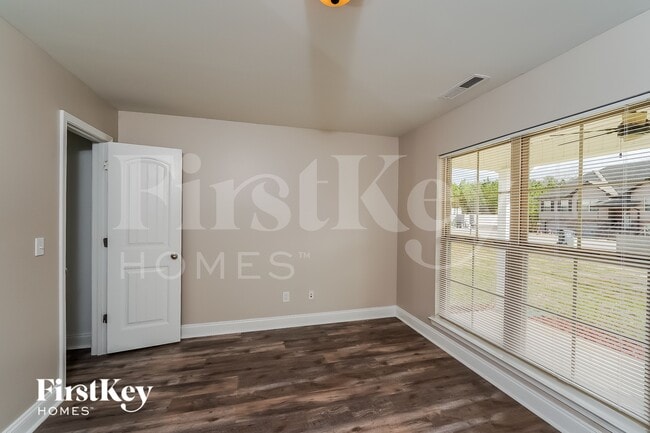 Building Photo - 170 Horton Dr