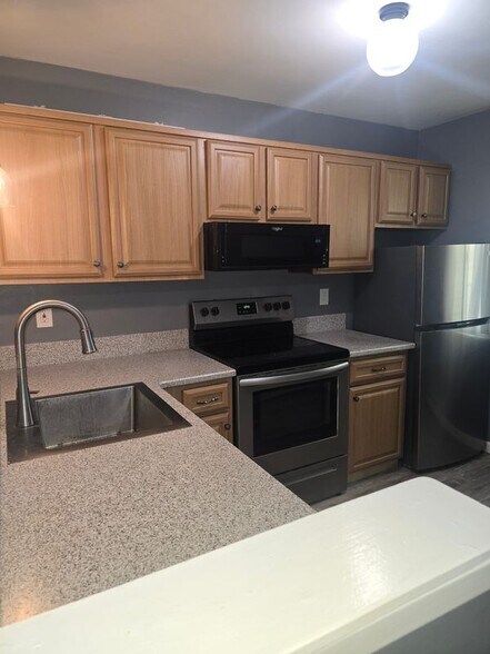 Building Photo - 3699 Broadbridge Ave