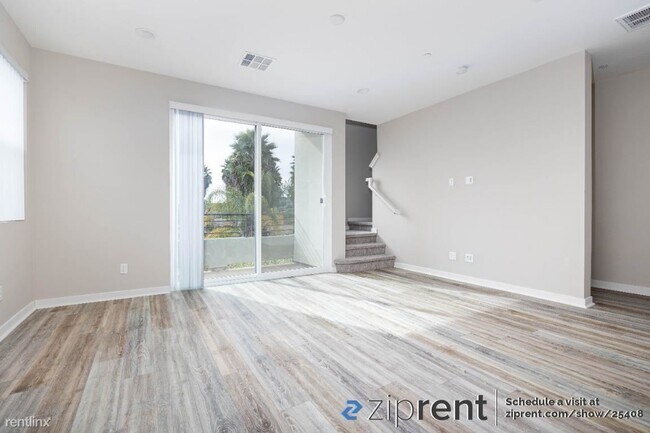 Building Photo - 3 br, 3.5 bath Condo - 2572 S Escondido Bl...