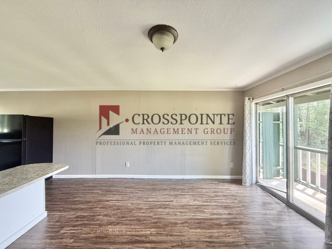 Building Photo - Tour Today! Studio Apartment in East Tyler! 1/2 OFF FIRST FULL MONTHS RENT!!