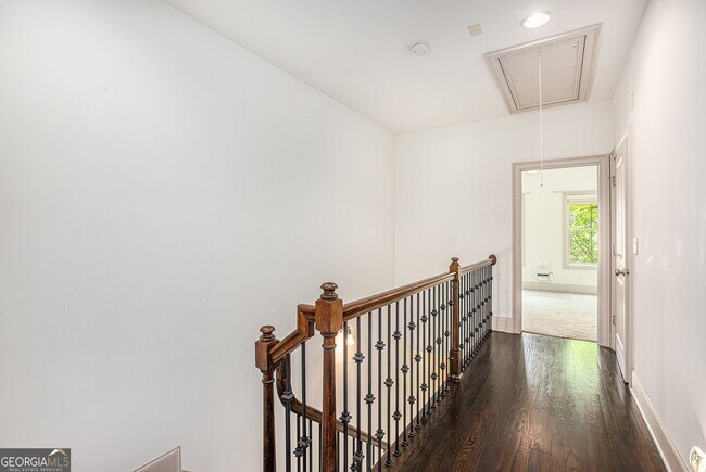 Building Photo - 1216 Virginia Ct