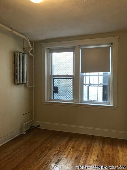 Building Photo - 127 Sutherland Rd