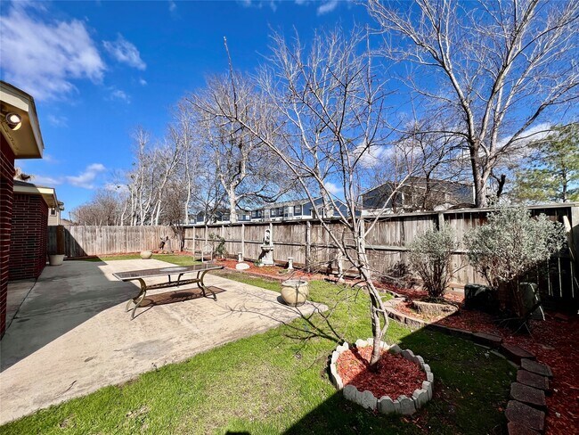 Building Photo - 3311 Whitebud Dr