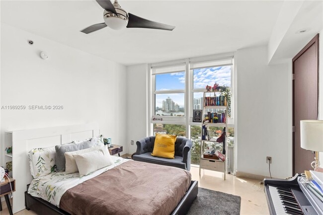 Building Photo - 18911 Collins Ave