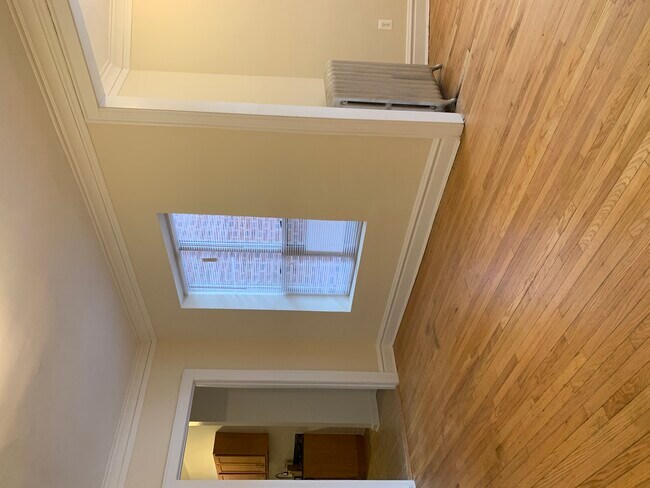 Building Photo - 5164 S King Dr
