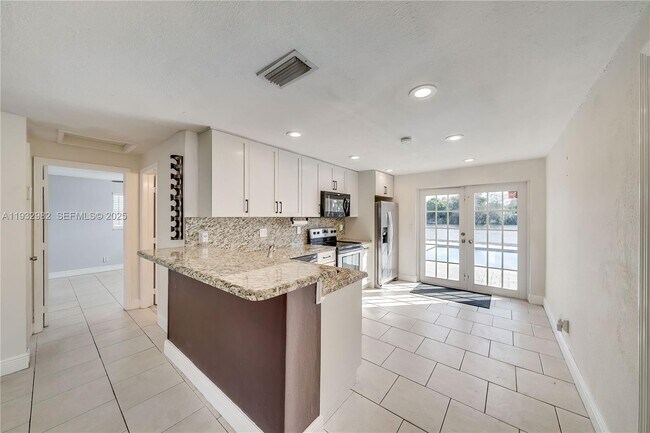 Building Photo - 5900 N Farragut Dr