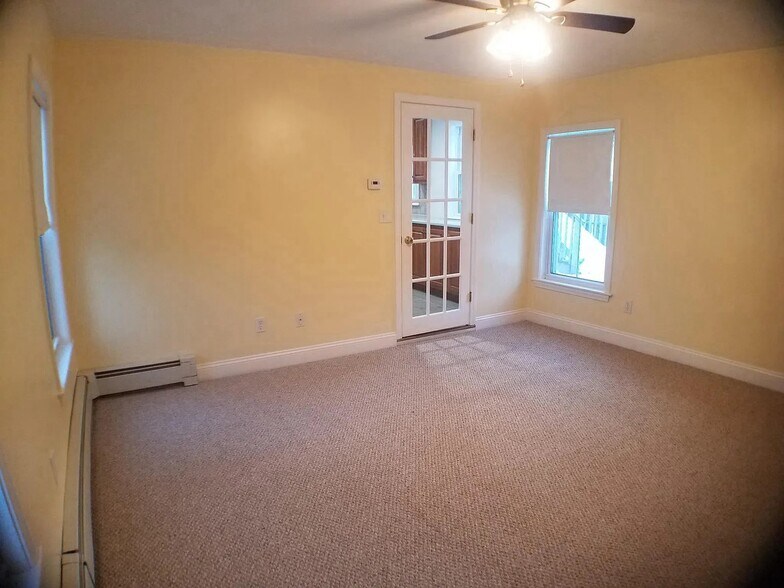 Bedroom 1 - 27 Hayden Rowe St