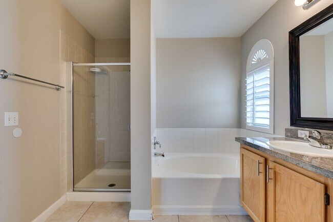 Building Photo - Beautiful Summerlin Home – 3 Bed, 2.5 Bath...