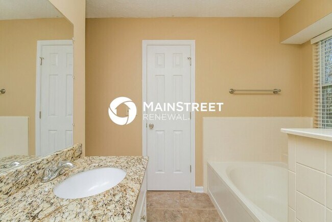 Building Photo - 4 Bedroom Pet-Friendly Home in Antioch, TN with Main Street Renewal