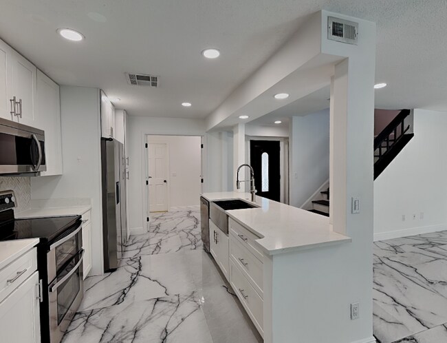 Building Photo - 8212 Citrus Chase Dr
