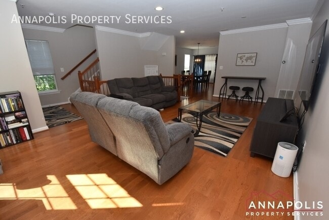 Building Photo - 2140 Hideaway Ct