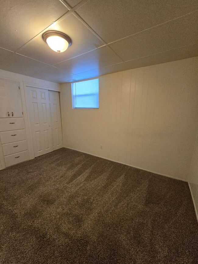 Building Photo - 1667 N 200 W