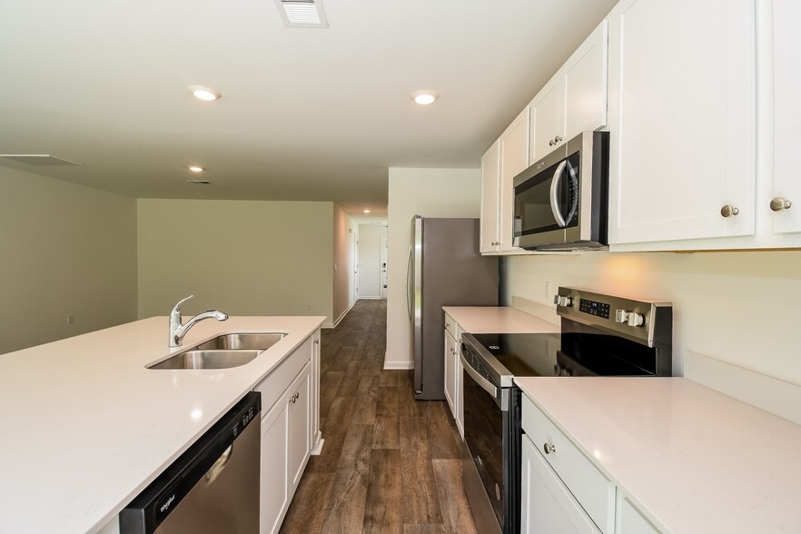 Building Photo - 75 Striker Rd