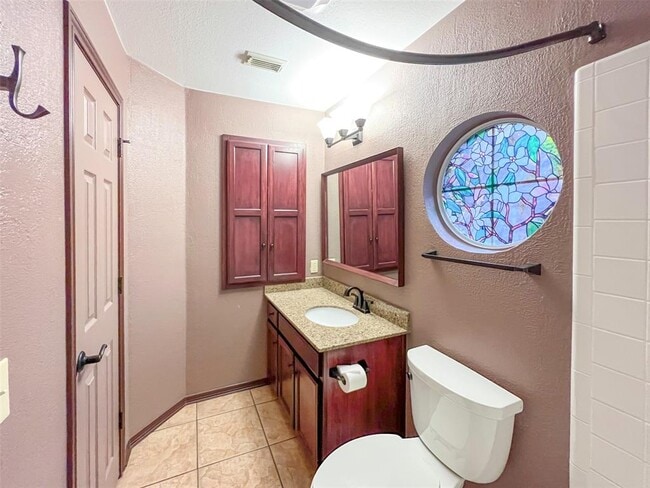 Building Photo - 12010 Shady Springs Rd