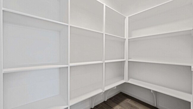 Building Photo - 17863 W Elm St