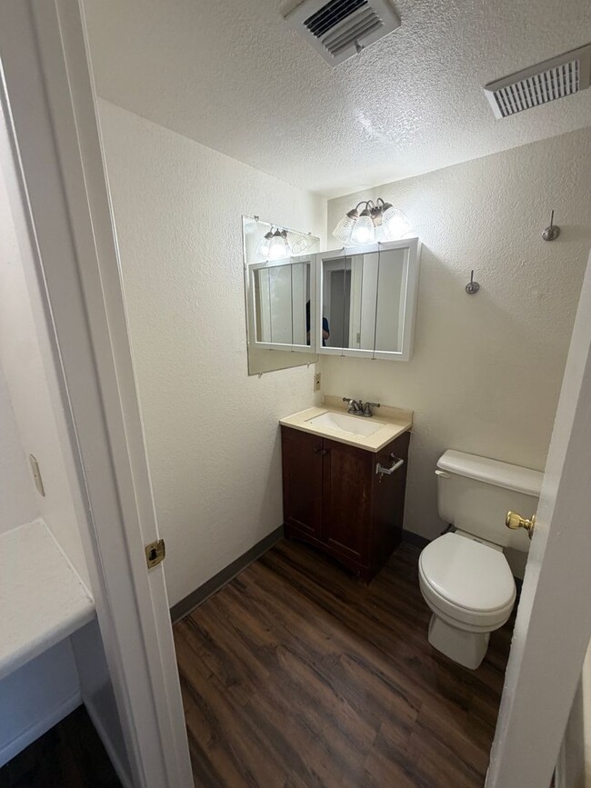 Building Photo - WALK TO NAU! 1 Bedroom Condo at University Meadows - $1525.00!