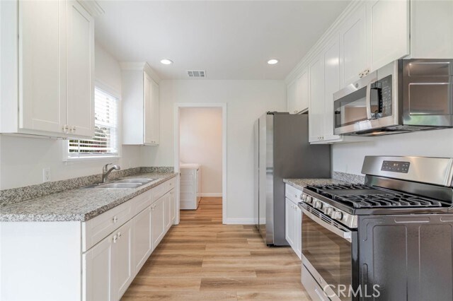 Building Photo - 1466 Stanley Ave