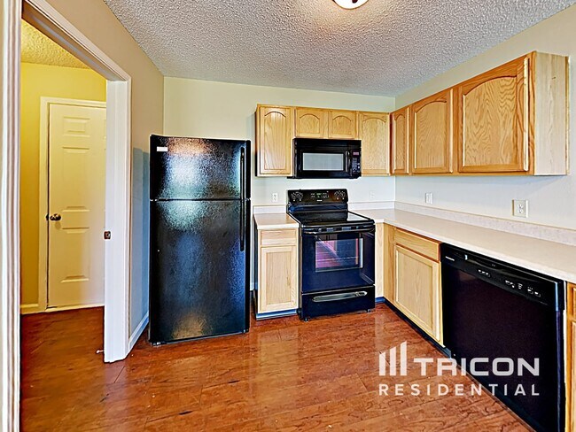 Building Photo - 6733 Everbloom Ln