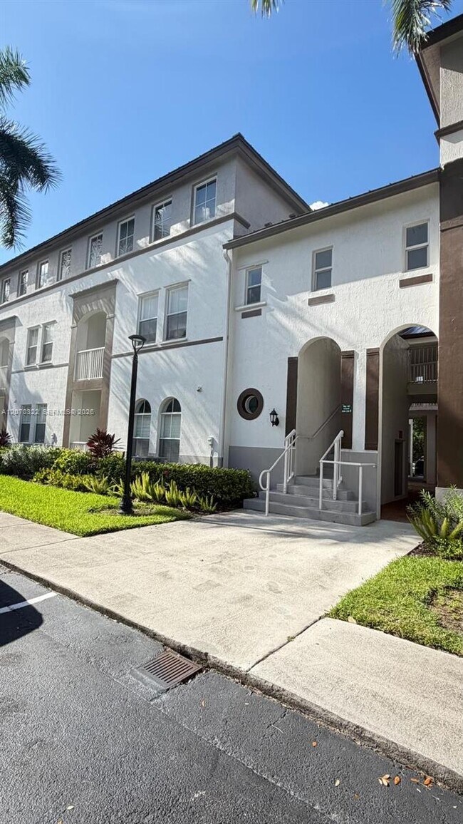 Building Photo - 4435 SW 160th Ave
