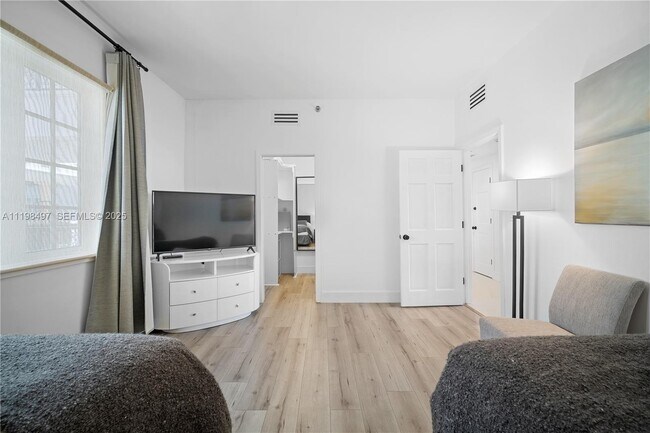 Building Photo - 19234 Fisher Island Dr