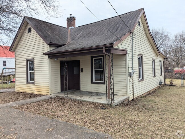 Building Photo - 902 Grover St