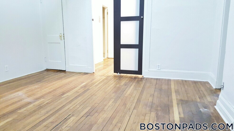Building Photo - 25 Walbridge St