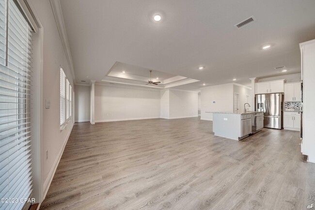 Building Photo - 204 Martingale Lp