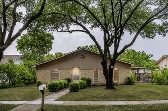 Building Photo - 3728 Yosemite Dr