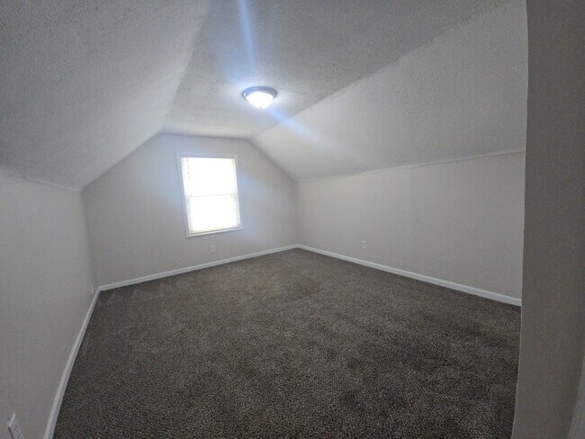 Building Photo - 1011 Blakley Dr