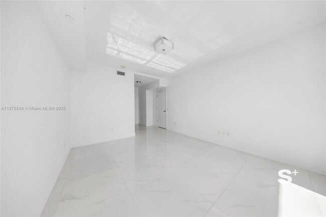 Building Photo - 1080 Brickell Ave