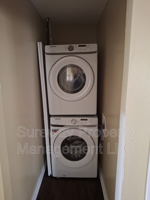 Building Photo - 953 Terrace Blvd