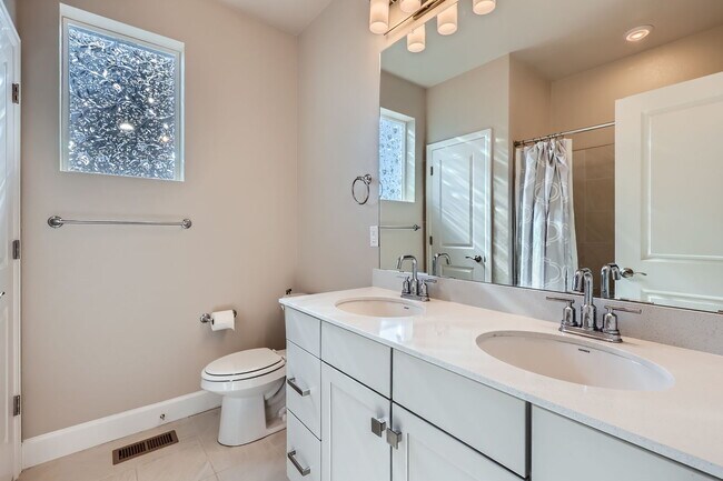 Building Photo - 18374 Grosbeak Pl