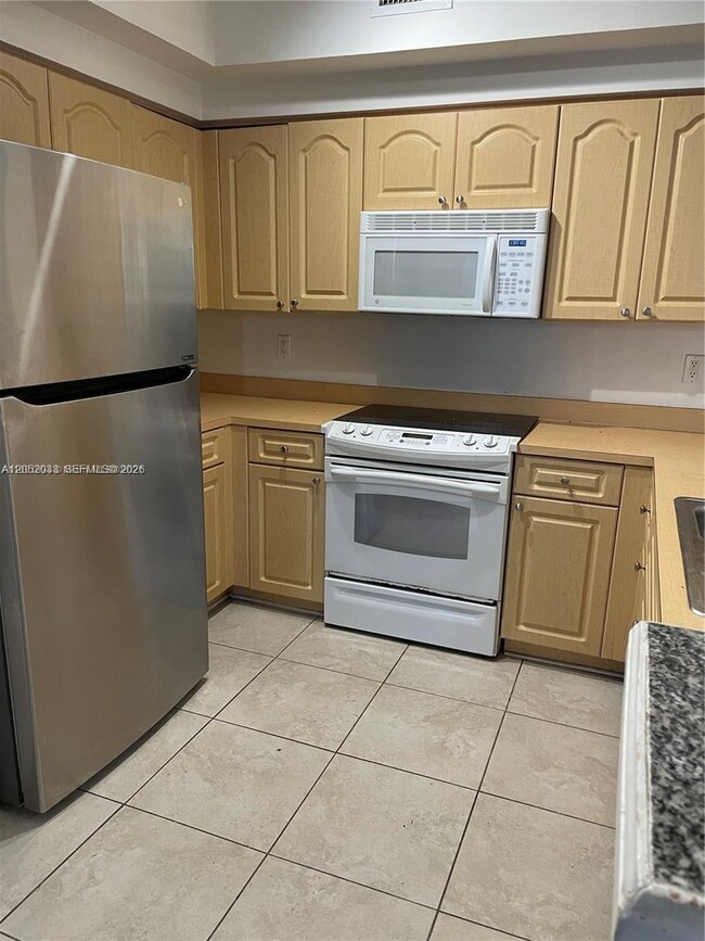 Building Photo - 6861 SW 44th St