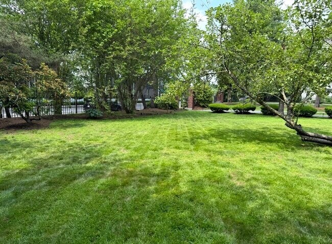 Building Photo - 600 Washington St