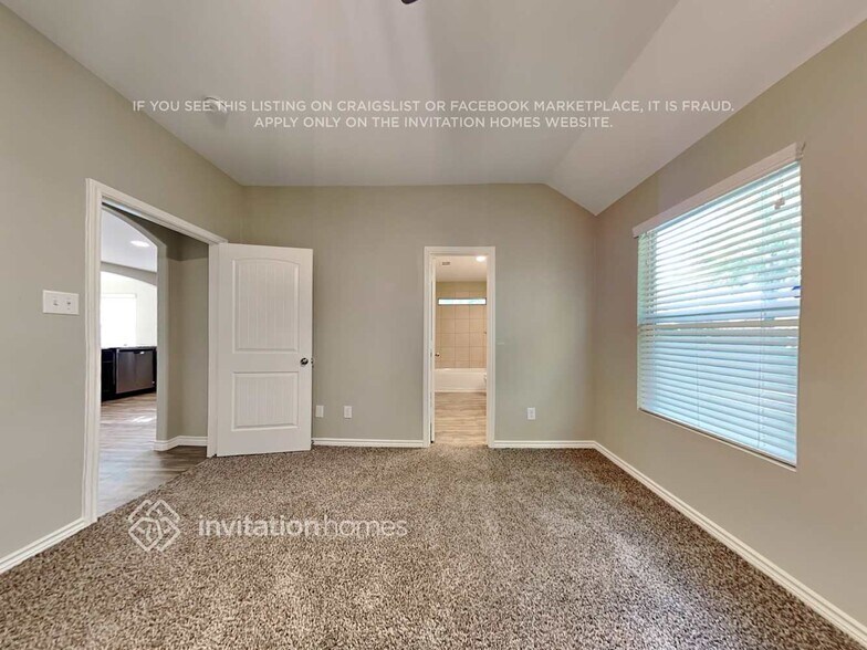 Building Photo - 111 E Kirnwood Dr