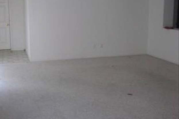 Building Photo - 9648 Autumn Leaf Way